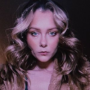 Meet your Posher, Leah